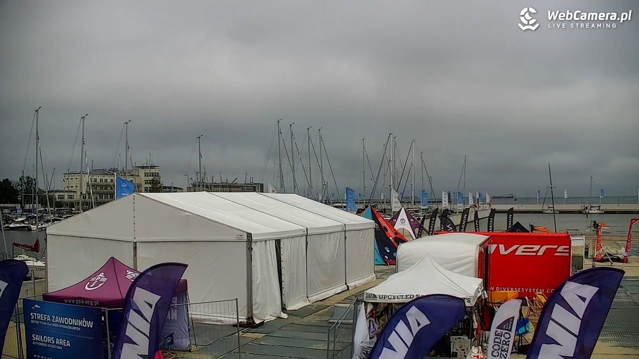 GDYNIA - widok na plażę i marinę - 13 lipiec 2026, 15:27
