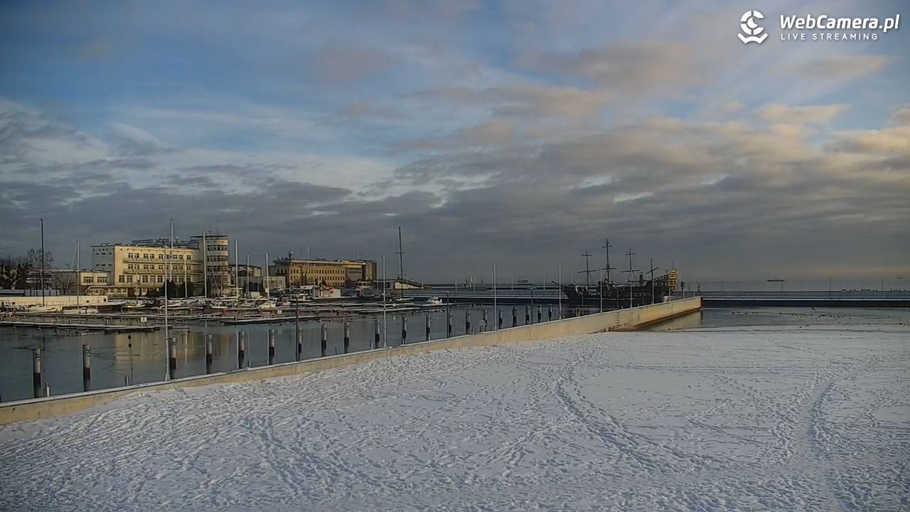 GDYNIA - widok na plażę i marinę - 15 styczeń 2026, 10:10