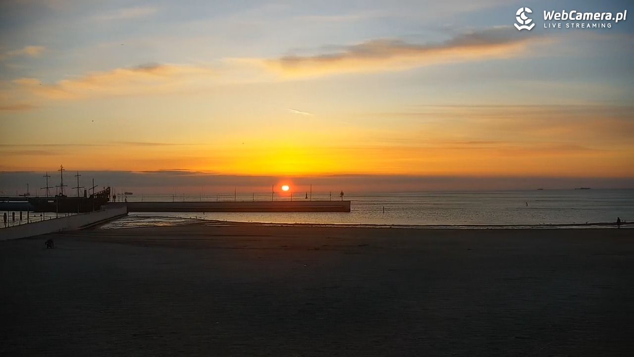 GDYNIA - widok na plażę i marinę - 01 marzec 2026, 06:41