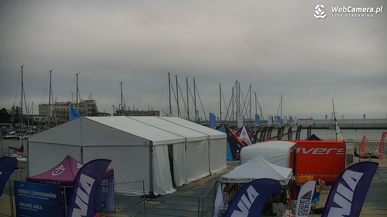 GDYNIA - widok na plażę i marinę - 13 lipiec 2026, 16:05