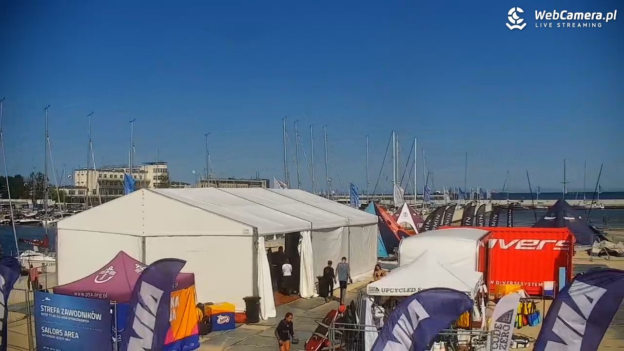 GDYNIA - widok na plażę i marinę - 14 lipiec 2026, 15:39