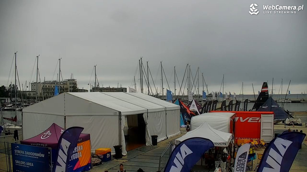 GDYNIA - widok na plażę i marinę - 15 lipiec 2026, 13:00