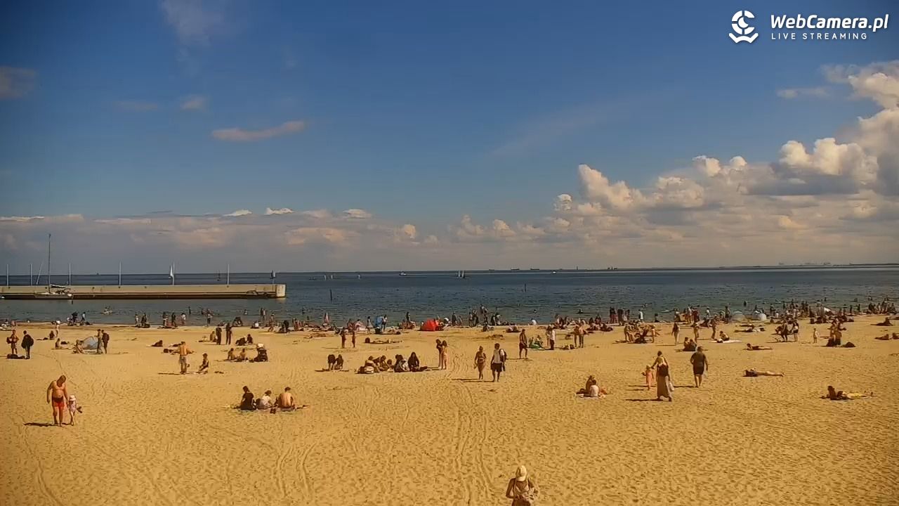 GDYNIA - widok na plażę i marinę - 01 sierpień 2025, 14:37
