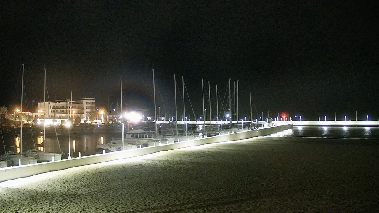 GDYNIA - widok na plażę i marinę - 11 październik 2026, 19:45