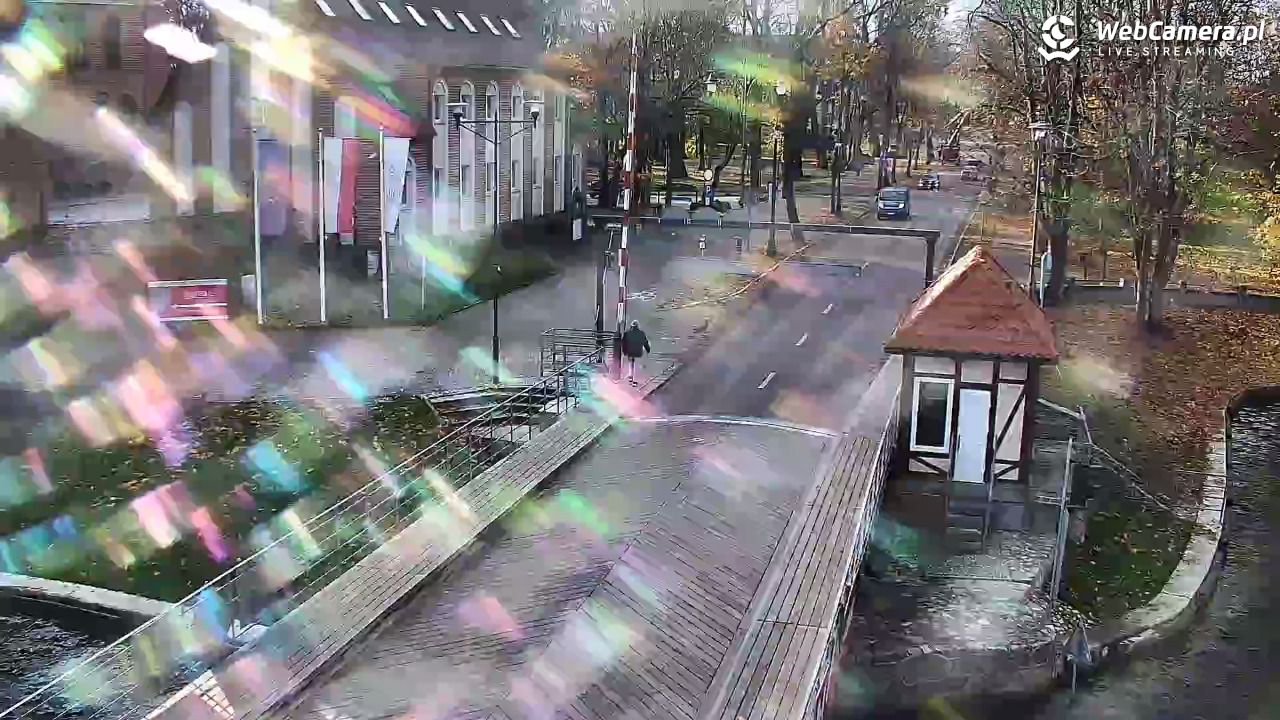Giżycko - widok na most obrotowy - 05 listopad 2025, 12:25