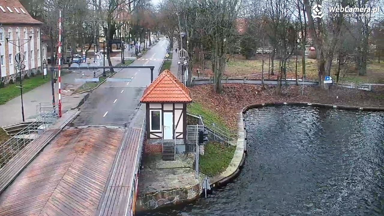 Giżycko - widok na most obrotowy - 28 grudzień 2025, 08:44