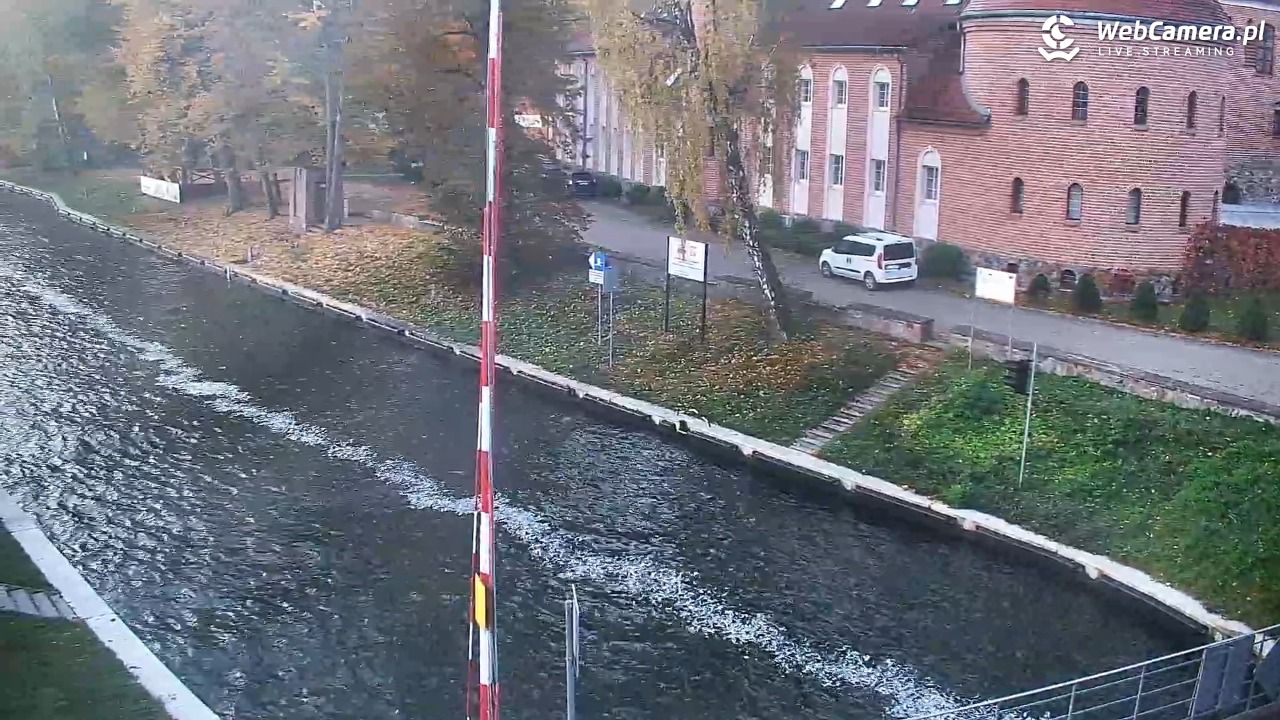Giżycko - widok na most obrotowy - 25 październik 2026, 05:09