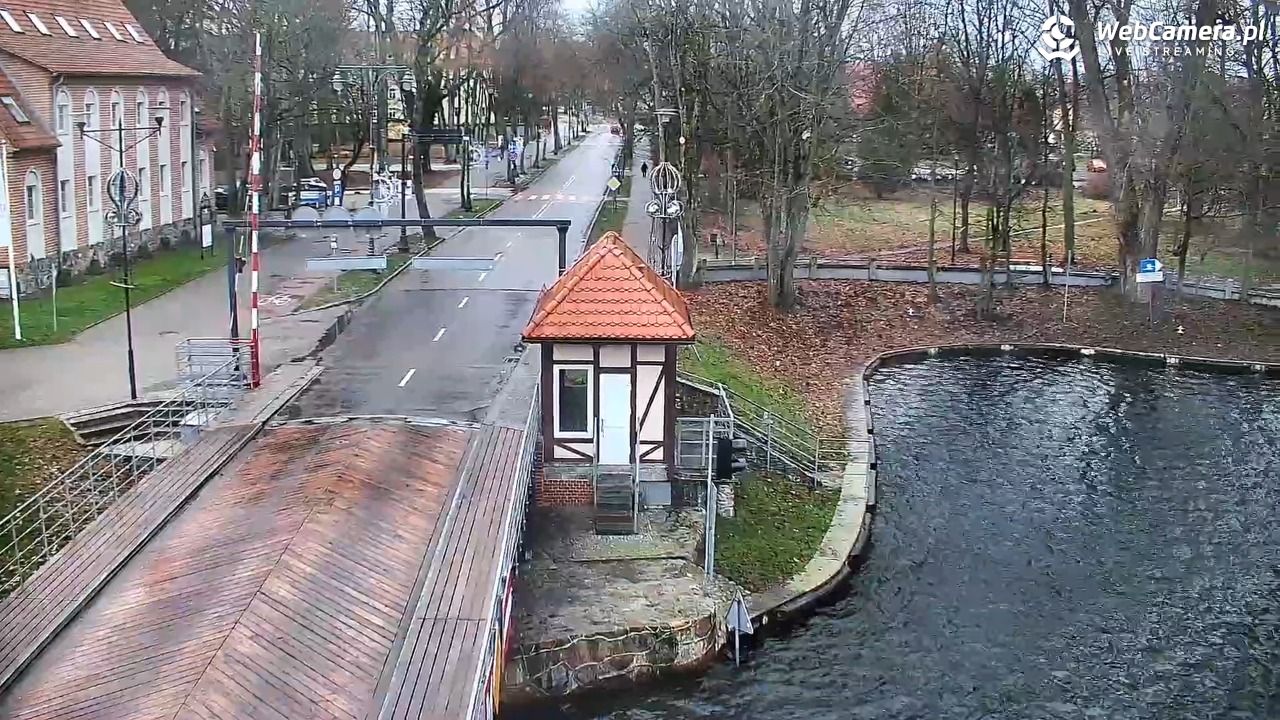 Giżycko - widok na most obrotowy - 28 grudzień 2025, 08:44