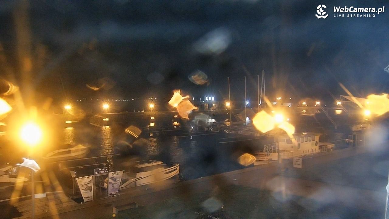 Giżycko - widok na marinę i molo - 26 październik 2025, 22:15
