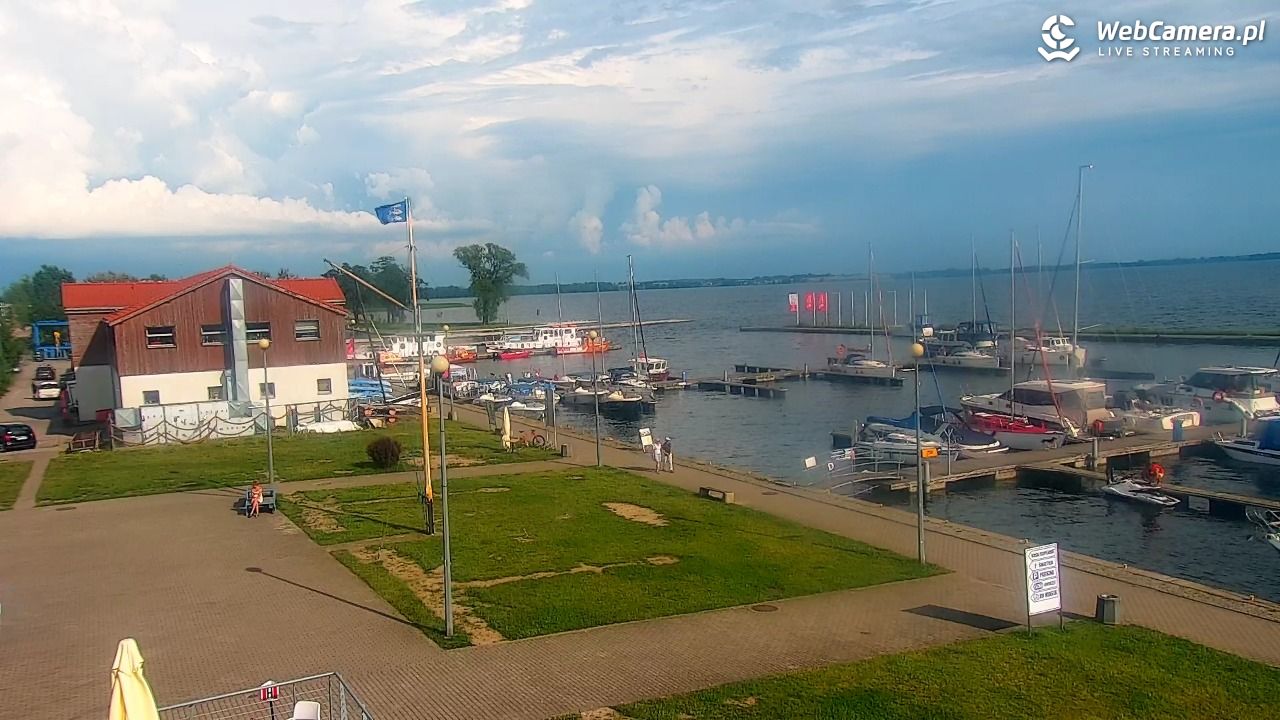 Giżycko - widok na marinę i molo - 21 czerwiec 2026, 16:59