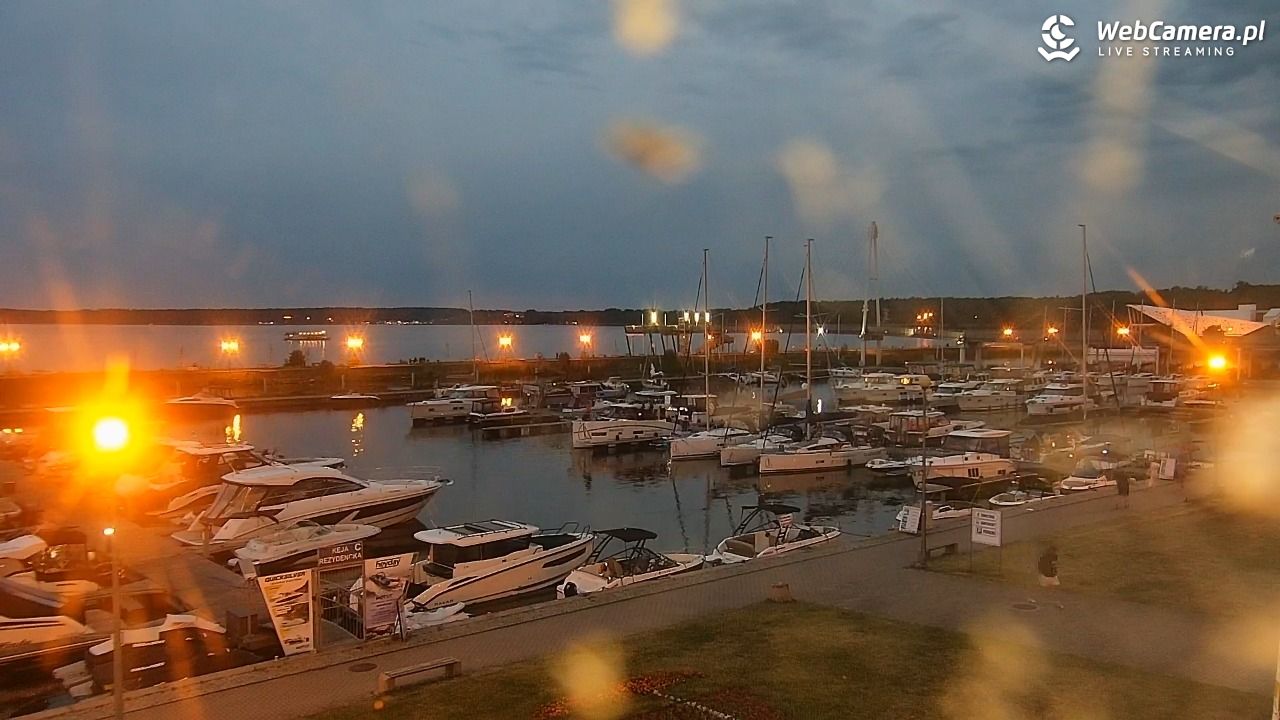 Giżycko - widok na marinę i molo - 05 lipiec 2025, 21:41