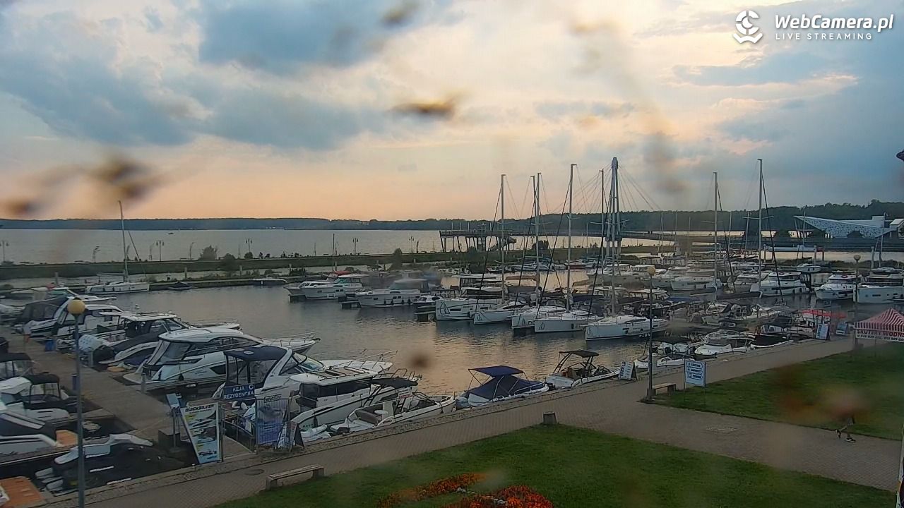 Giżycko - widok na marinę i molo - 02 wresień 2025, 18:17