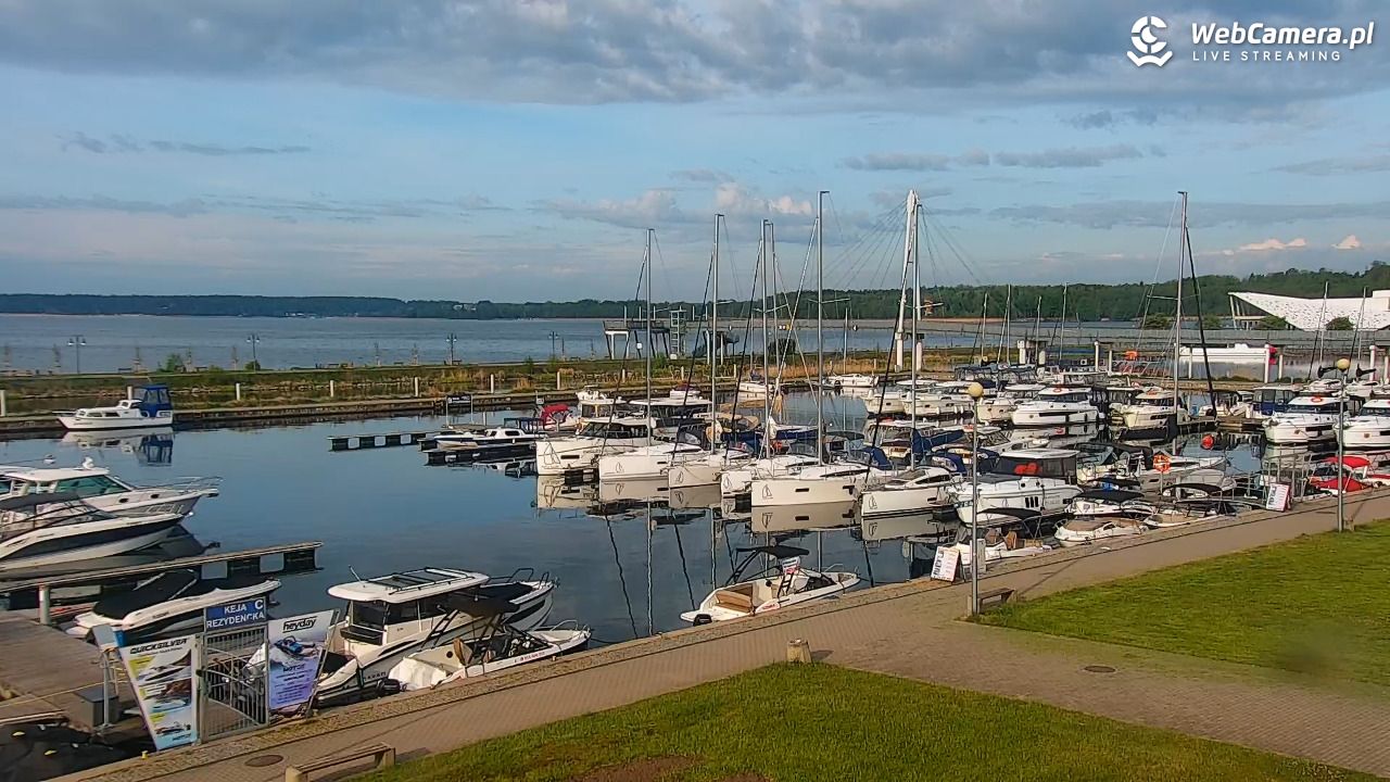 Giżycko - widok na marinę i molo - 14 maj 2025, 07:11