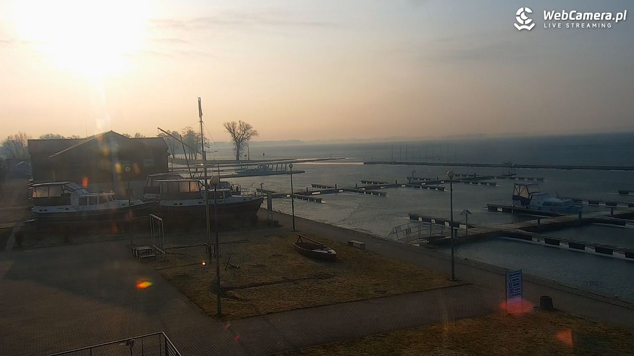 Giżycko - widok na marinę i molo - 18 marzec 2026, 07:14