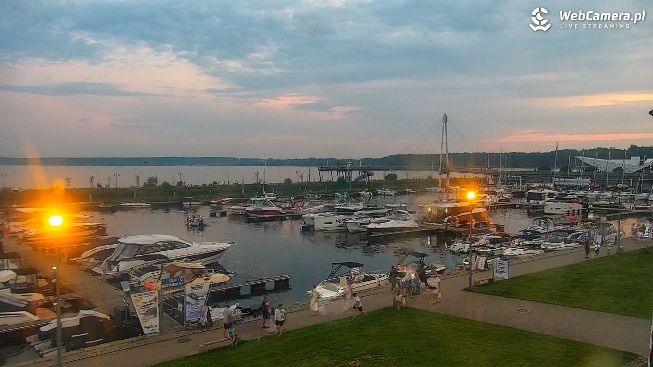 Giżycko - widok na marinę i molo - 04 sierpień 2026, 20:44
