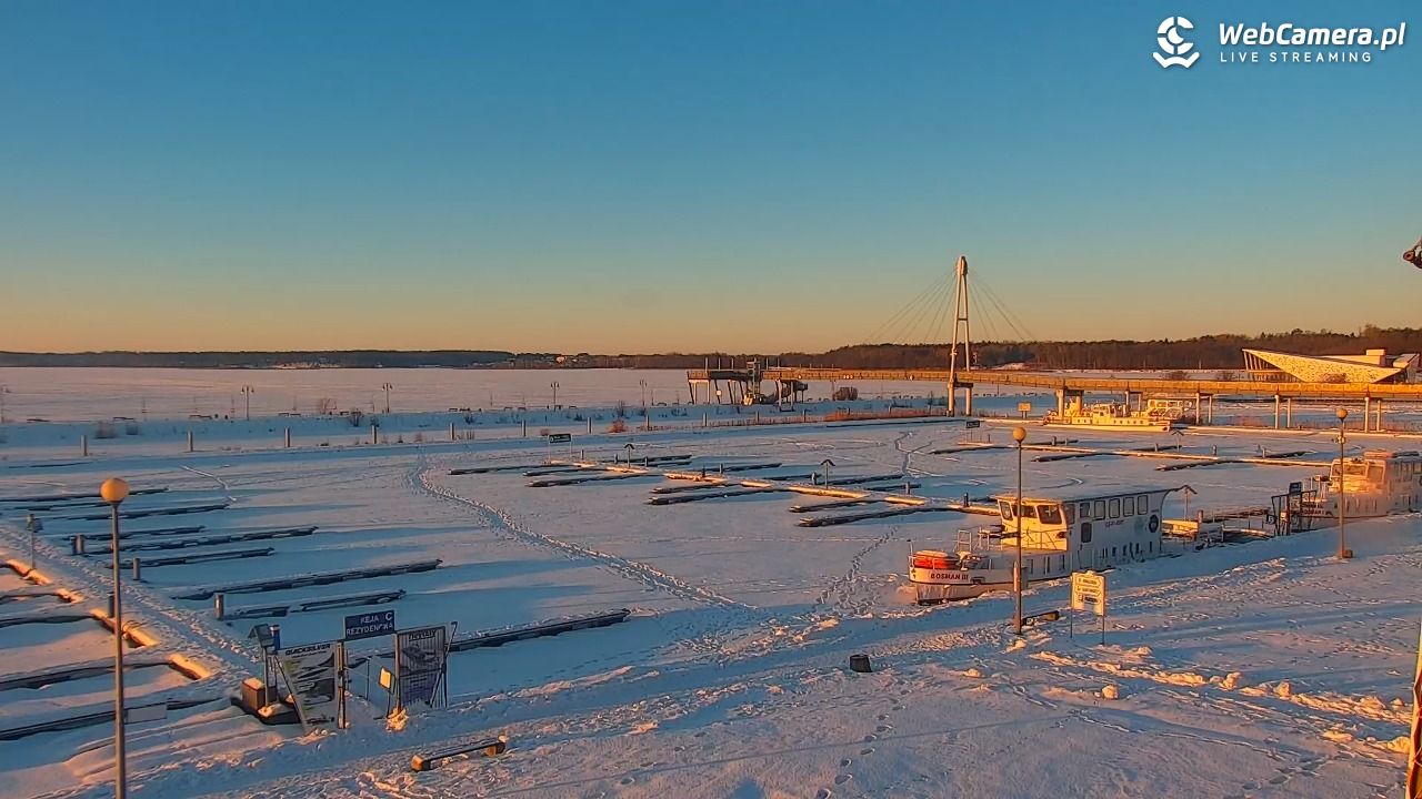 Giżycko - widok na marinę i molo - 31 styczeń 2026, 07:47