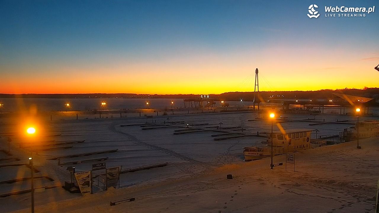 Giżycko - widok na marinę i molo - 31 styczeń 2026, 16:54