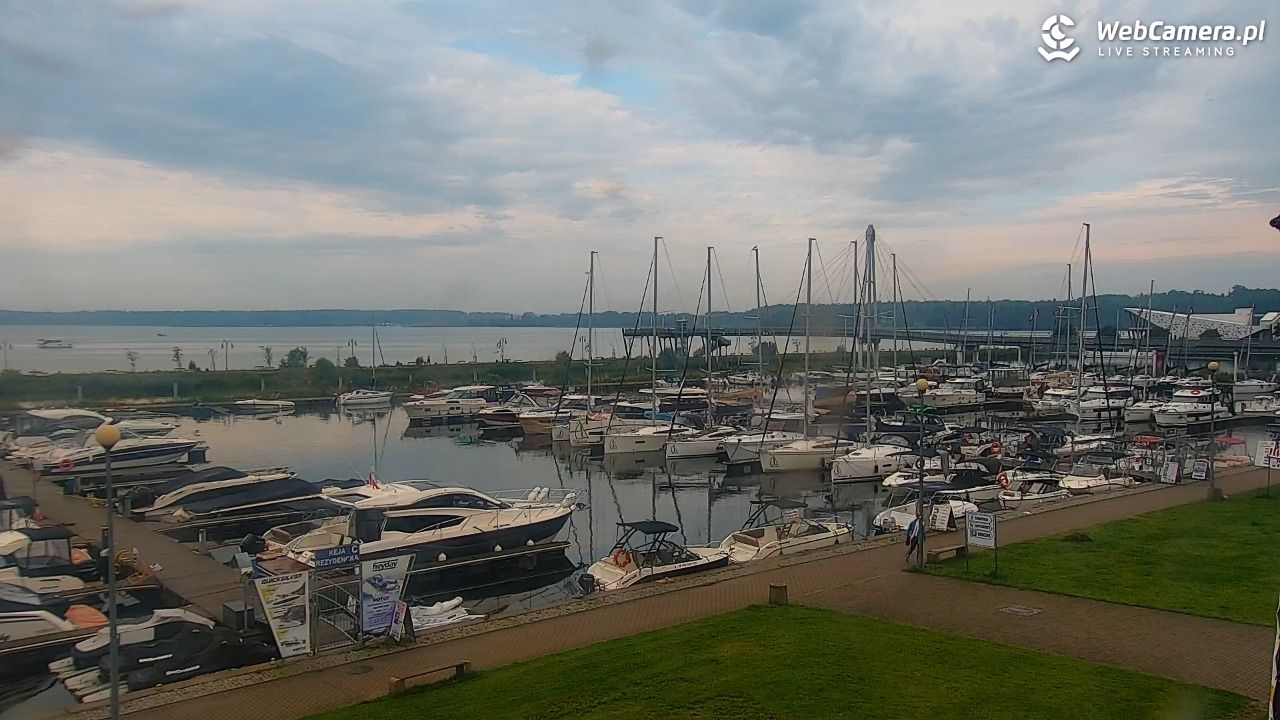 Giżycko - widok na marinę i molo - 01 sierpień 2026, 07:36