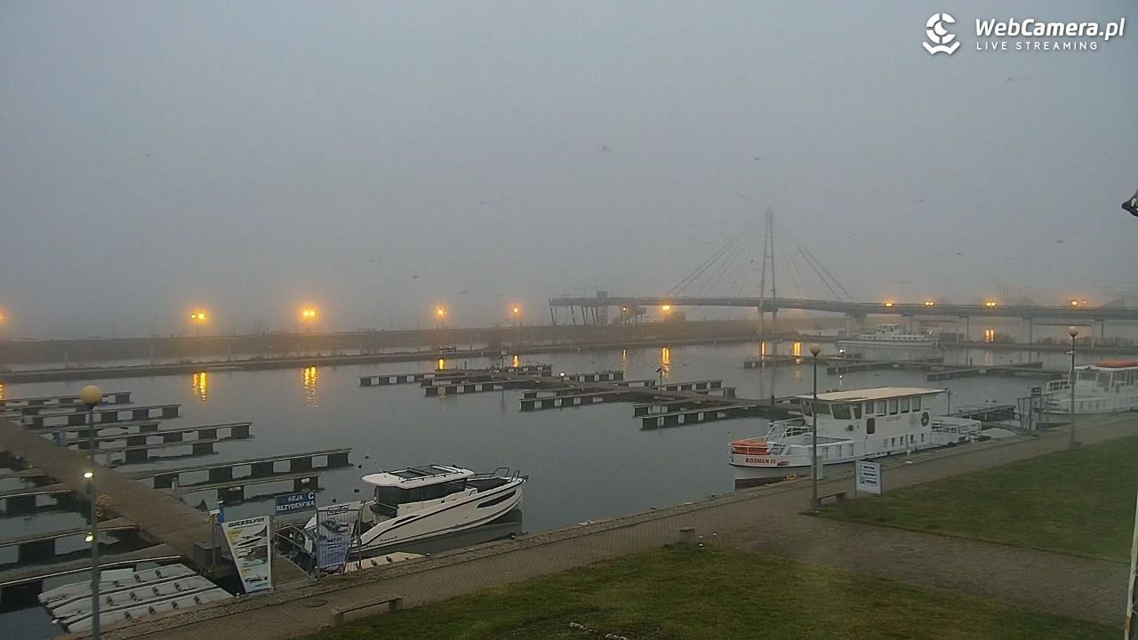 Giżycko - widok na marinę i molo - 18 grudzień 2025, 07:28