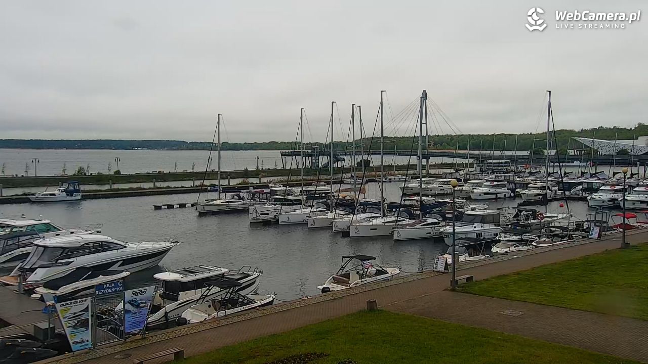 Giżycko - widok na marinę i molo - 16 maj 2025, 07:20