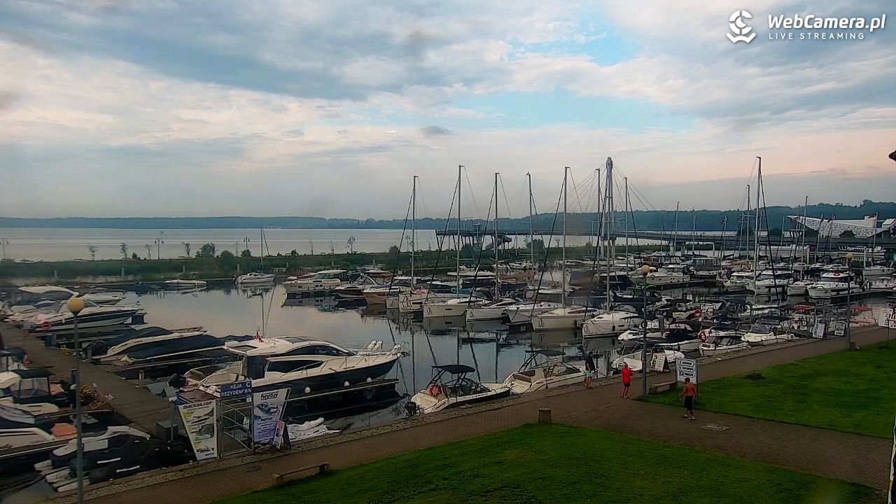 Giżycko - widok na marinę i molo - 01 sierpień 2026, 07:47