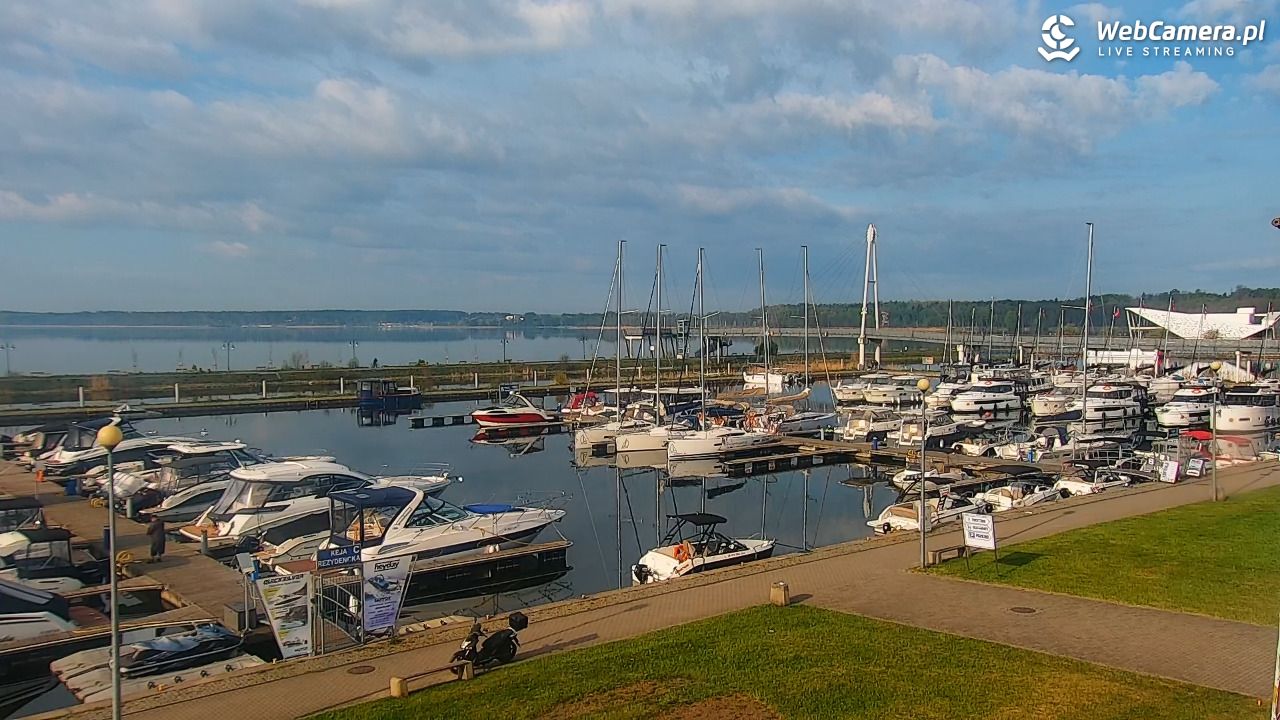 Giżycko - widok na marinę i molo - 05 maj 2026, 07:36