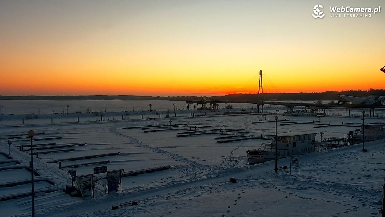 Giżycko - widok na marinę i molo - 30 styczeń 2026, 16:23