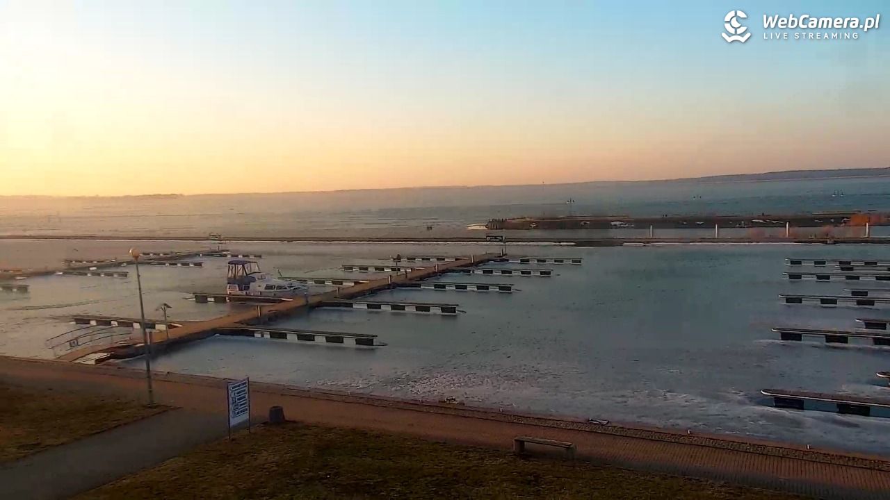 Giżycko - widok na marinę i molo - 15 marzec 2026, 06:31