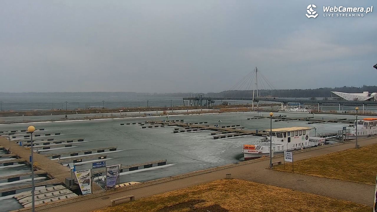 Giżycko - widok na marinę i molo - 15 marzec 2026, 16:15