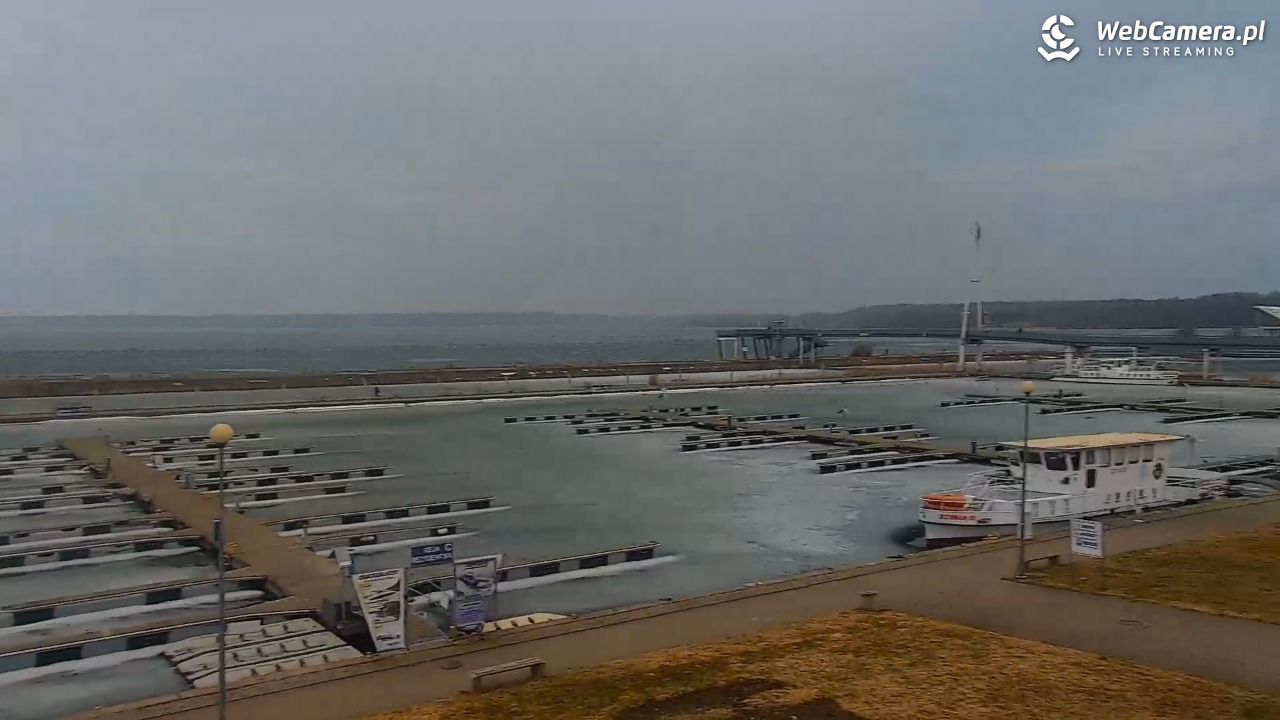 Giżycko - widok na marinę i molo - 15 marzec 2026, 16:15