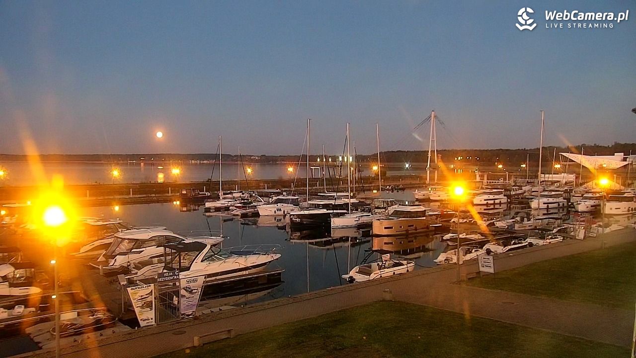 Giżycko - widok na marinę i molo - 03 maj 2026, 04:16