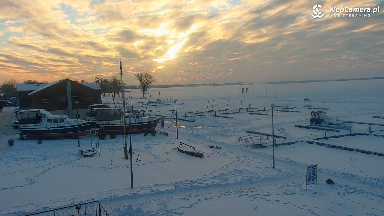 Giżycko - widok na marinę i molo - 30 styczeń 2026, 08:10