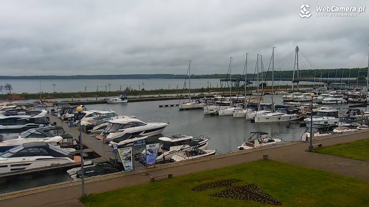 Giżycko - widok na marinę i molo - 16 maj 2025, 08:50