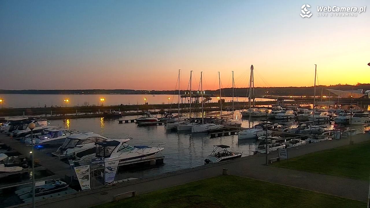 Giżycko - widok na marinę i molo - 01 maj 2026, 20:35