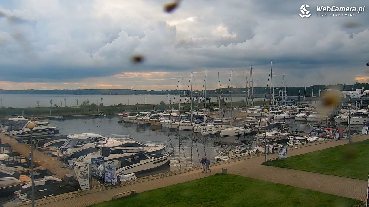 Giżycko - widok na marinę i molo - 14 wresień 2026, 16:55