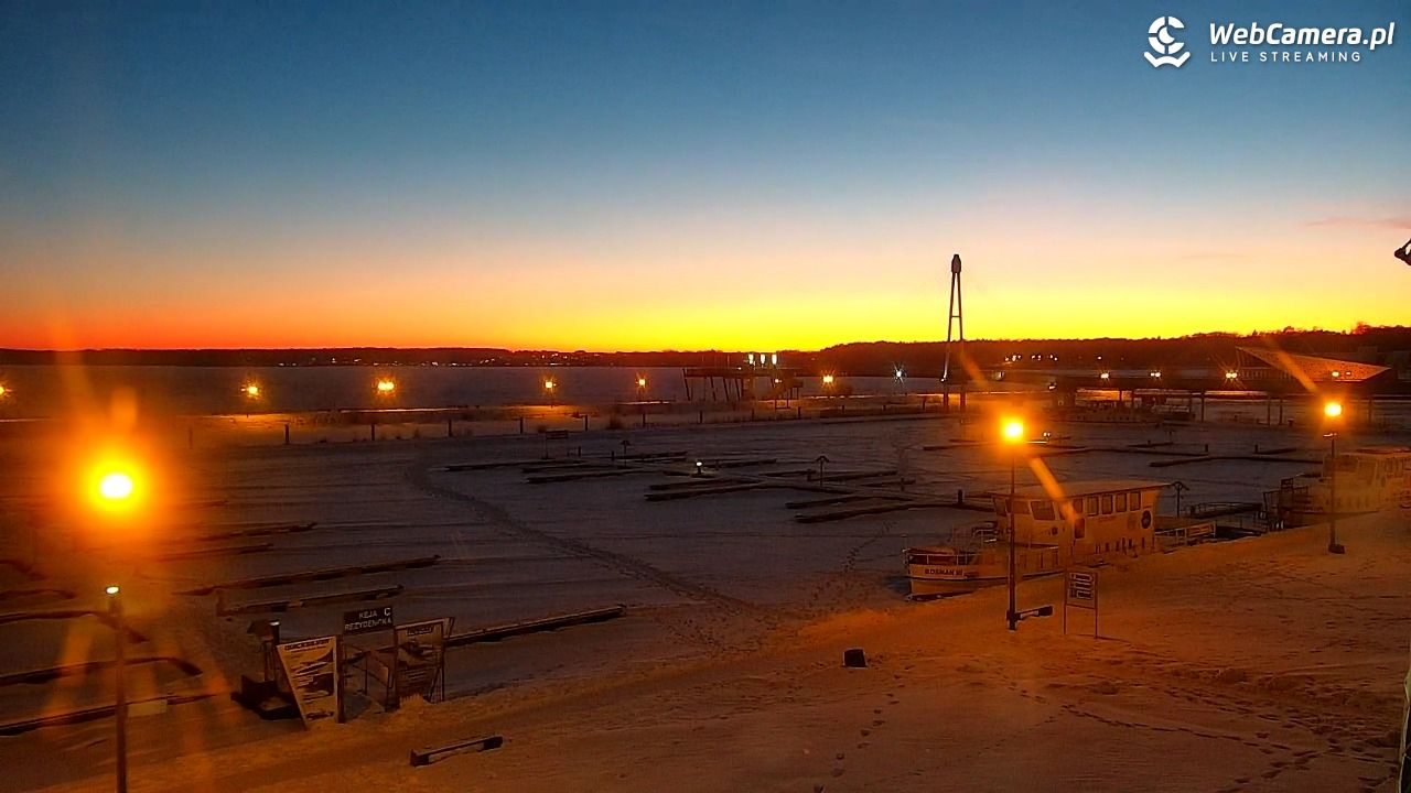 Giżycko - widok na marinę i molo - 31 styczeń 2026, 16:58