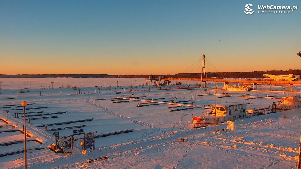 Giżycko - widok na marinę i molo - 31 styczeń 2026, 07:39