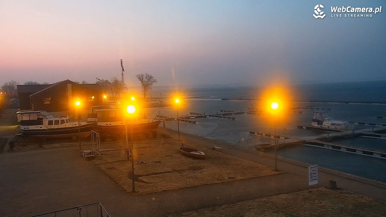 Giżycko - widok na marinę i molo - 18 marzec 2026, 05:13