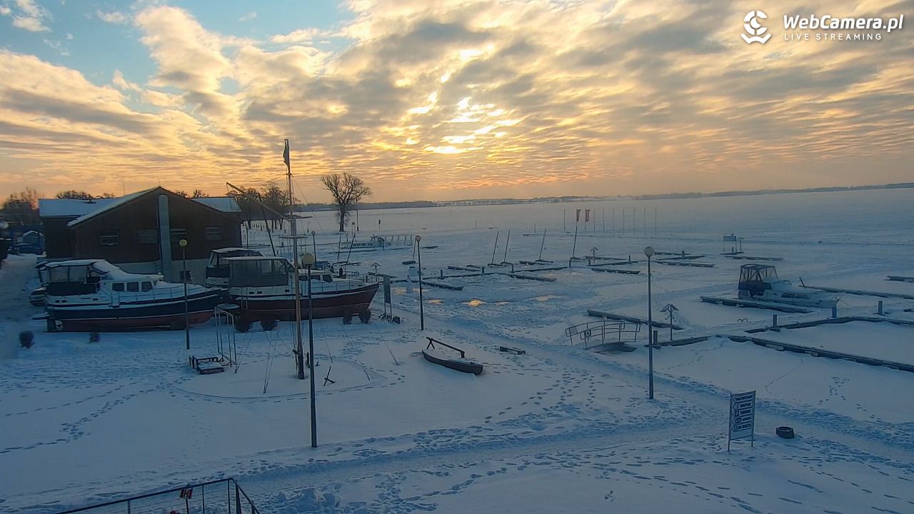 Giżycko - widok na marinę i molo - 30 styczeń 2026, 08:29