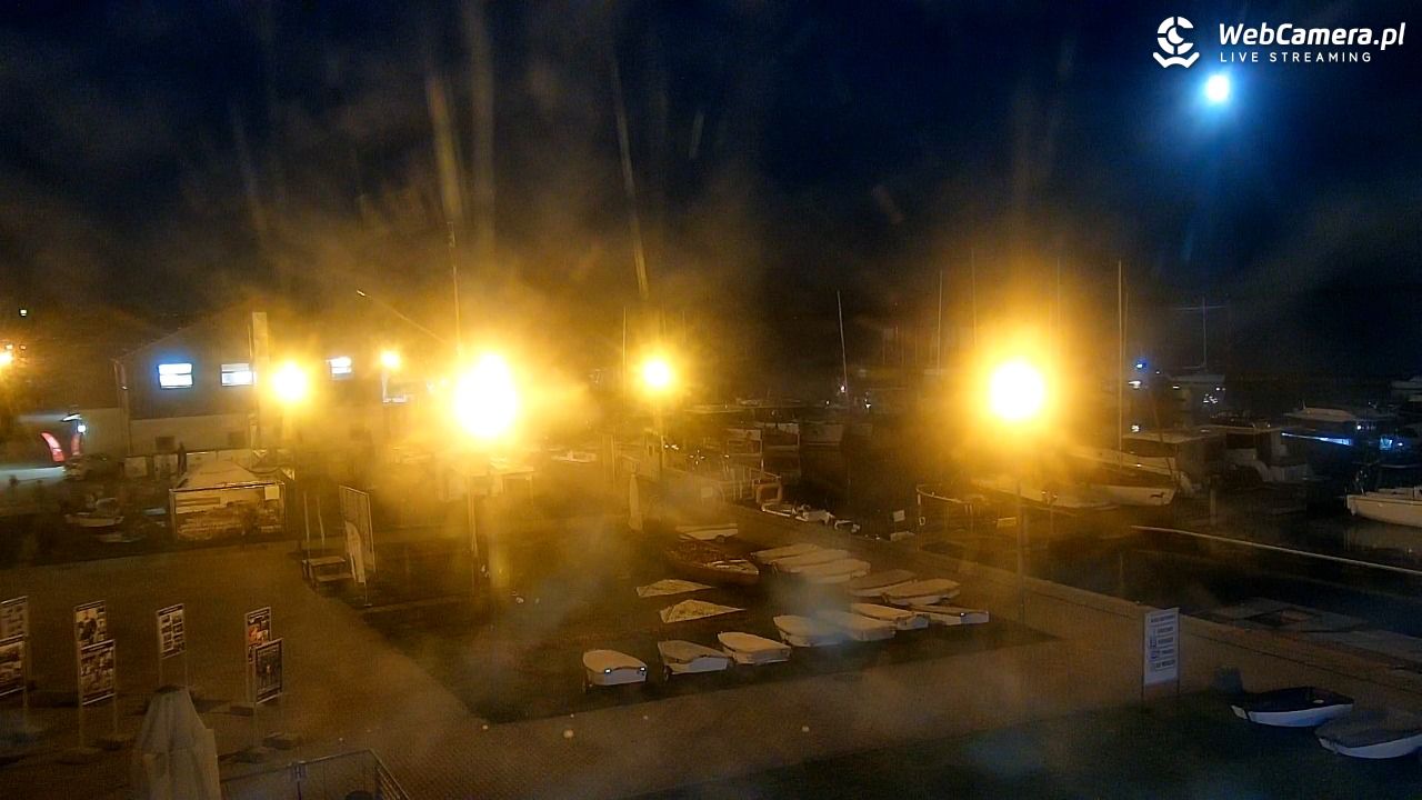 Giżycko - widok na marinę i molo - 04 wresień 2025, 20:18