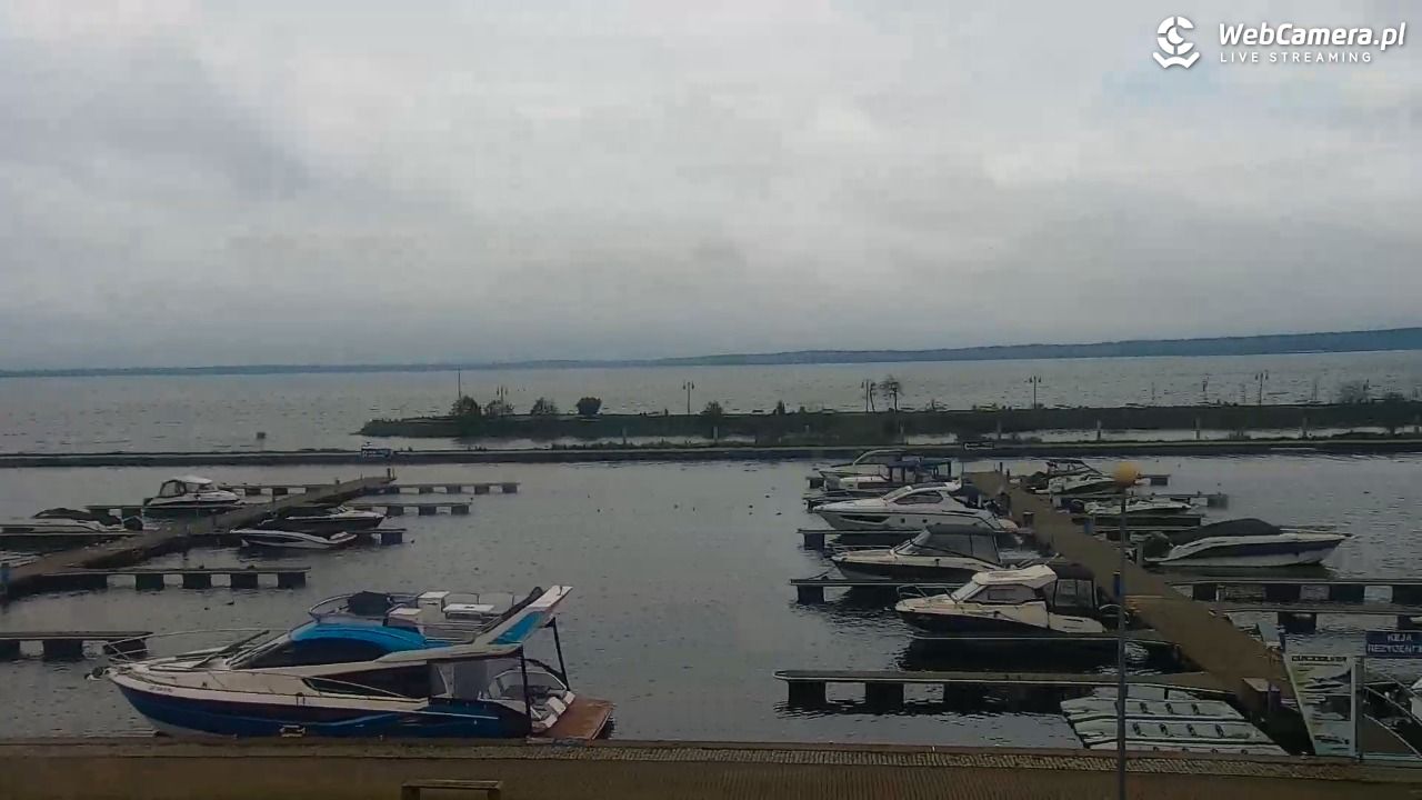 Giżycko - widok na marinę i molo - 26 październik 2025, 08:24