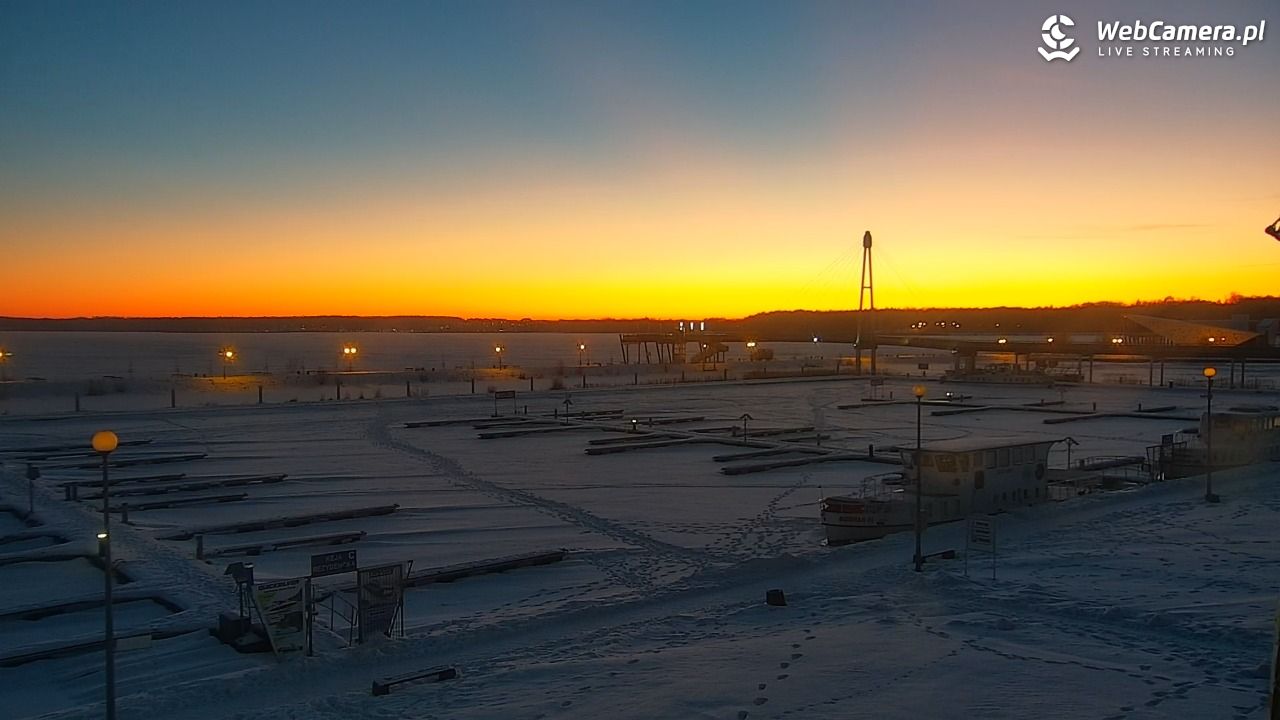 Giżycko - widok na marinę i molo - 31 styczeń 2026, 16:48