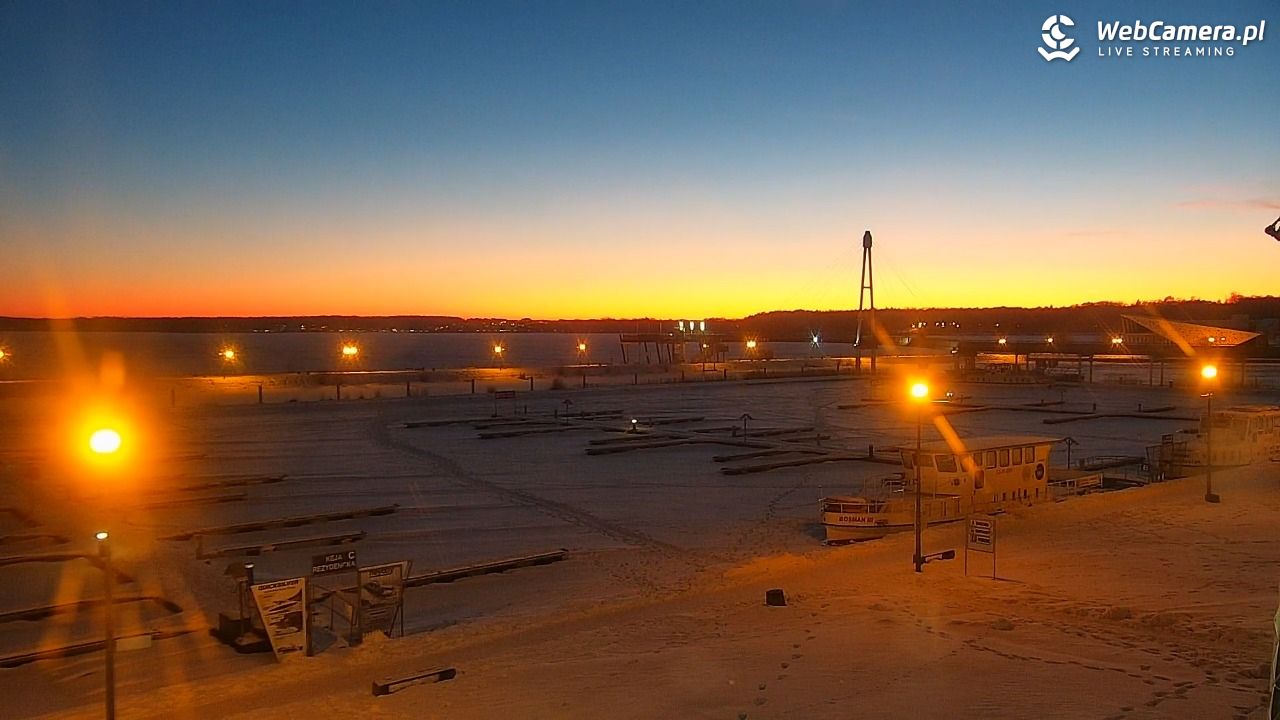 Giżycko - widok na marinę i molo - 31 styczeń 2026, 16:59