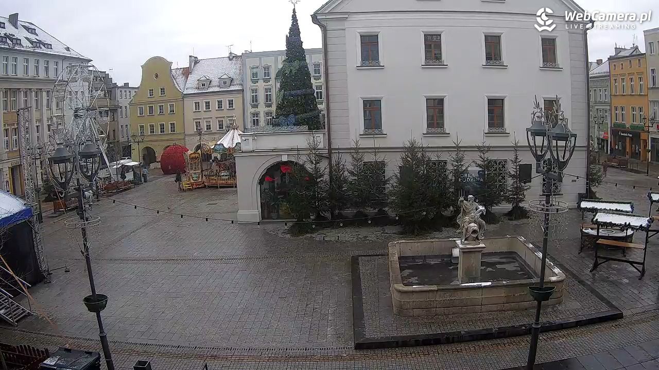 GLIWICE - widok na Rynek - 28 grudzień 2025, 11:32