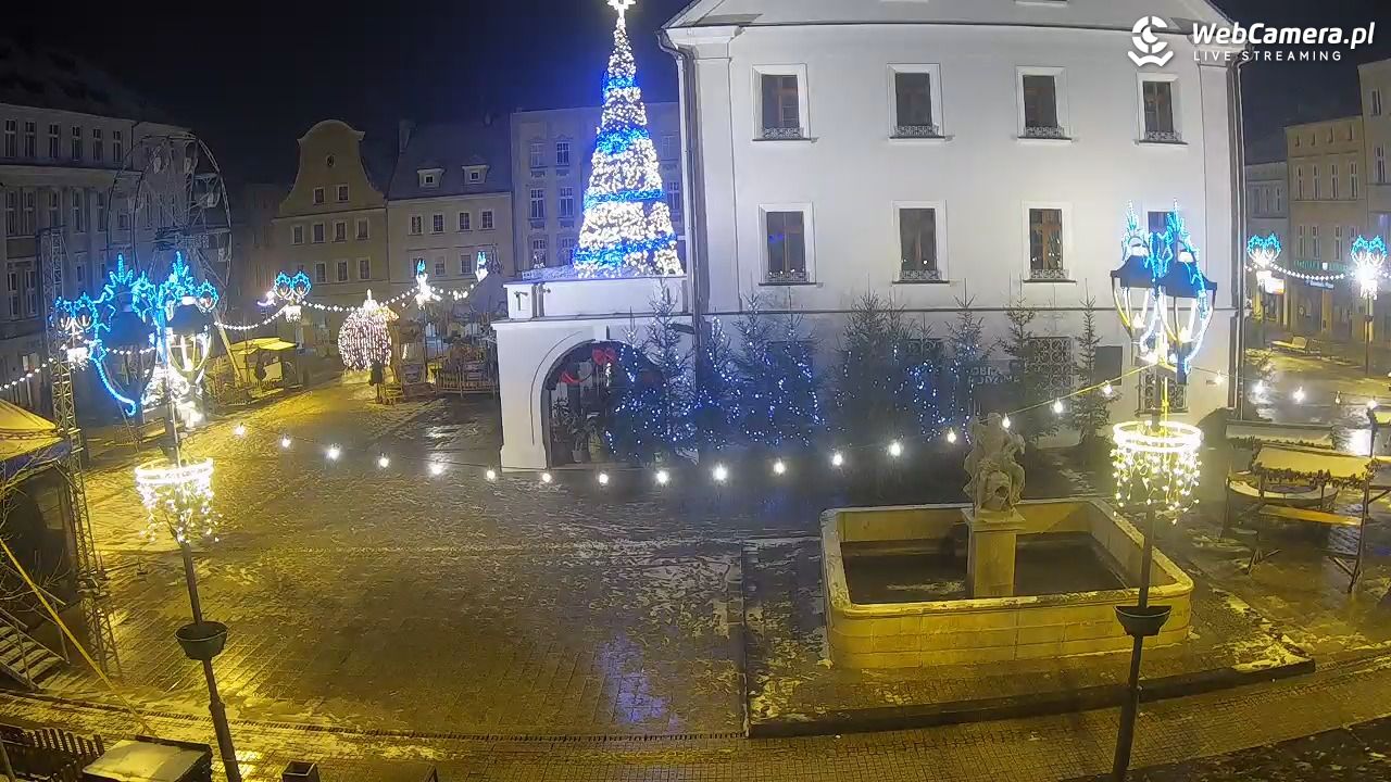 GLIWICE - widok na Rynek - 28 grudzień 2025, 02:51