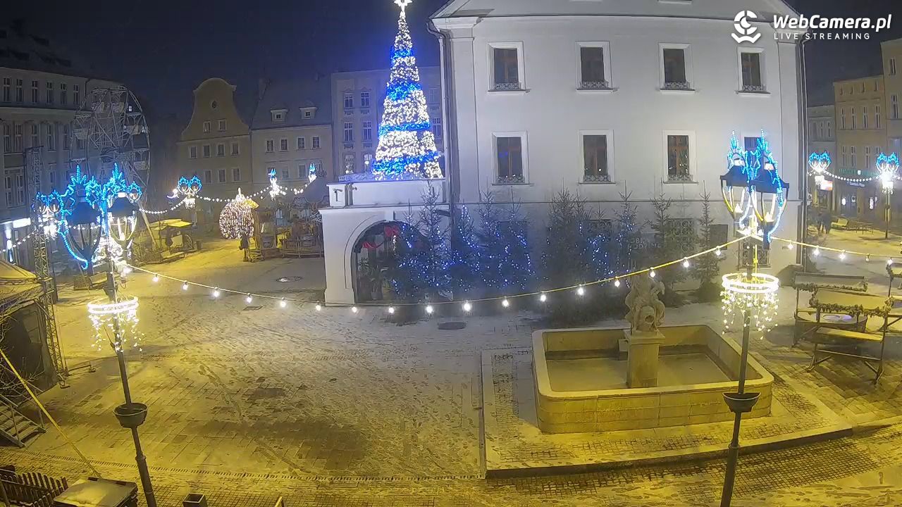 GLIWICE - widok na Rynek - 27 grudzień 2025, 22:35
