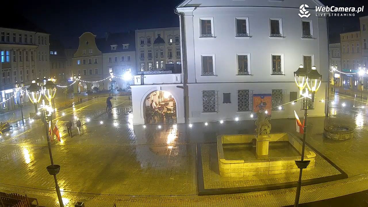 GLIWICE - widok na Rynek - 10 listopad 2025, 19:33