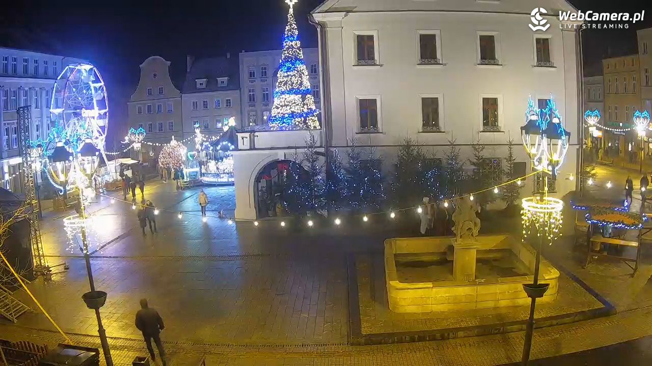 GLIWICE - widok na Rynek - 28 grudzień 2025, 19:06