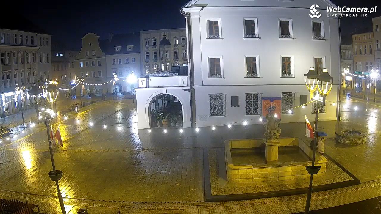 GLIWICE - widok na Rynek - 10 listopad 2025, 22:18