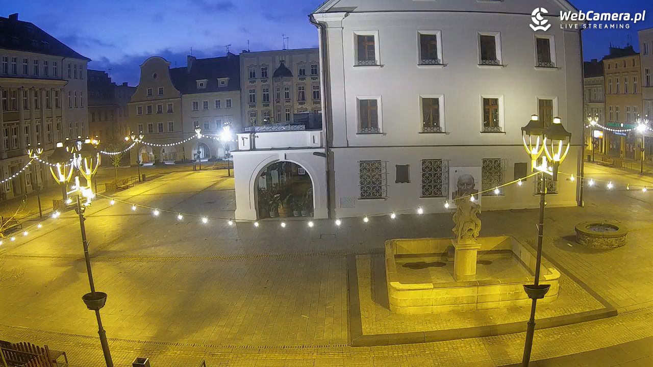 GLIWICE - widok na Rynek - 13 listopad 2025, 06:22